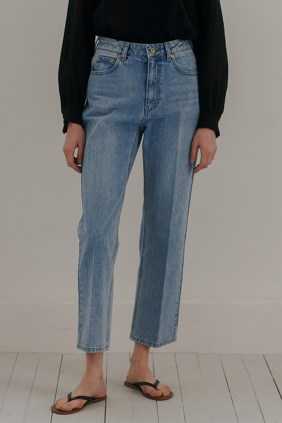 classic cropped jeans (light blue)