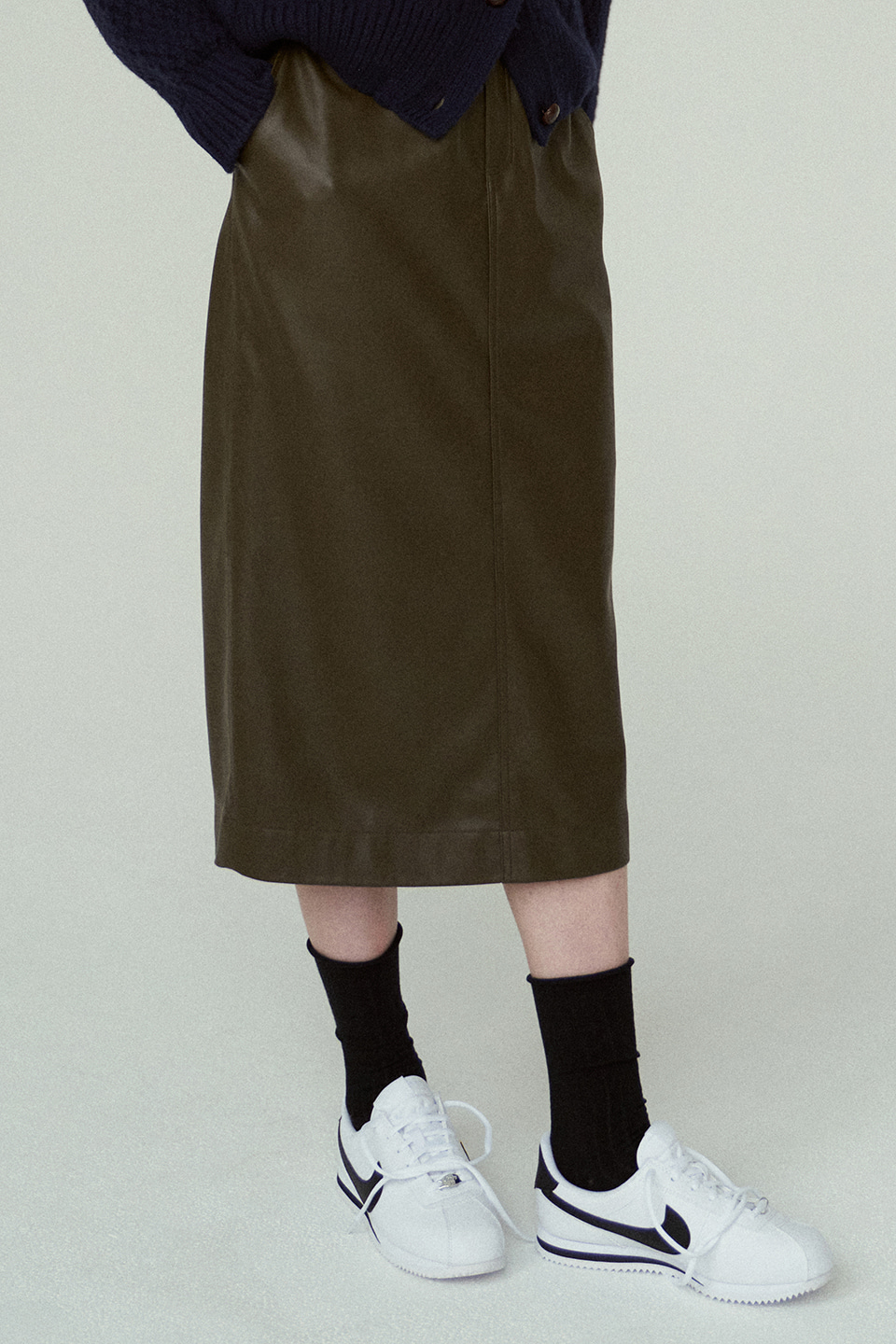 faux leather banding skirt (khaki)