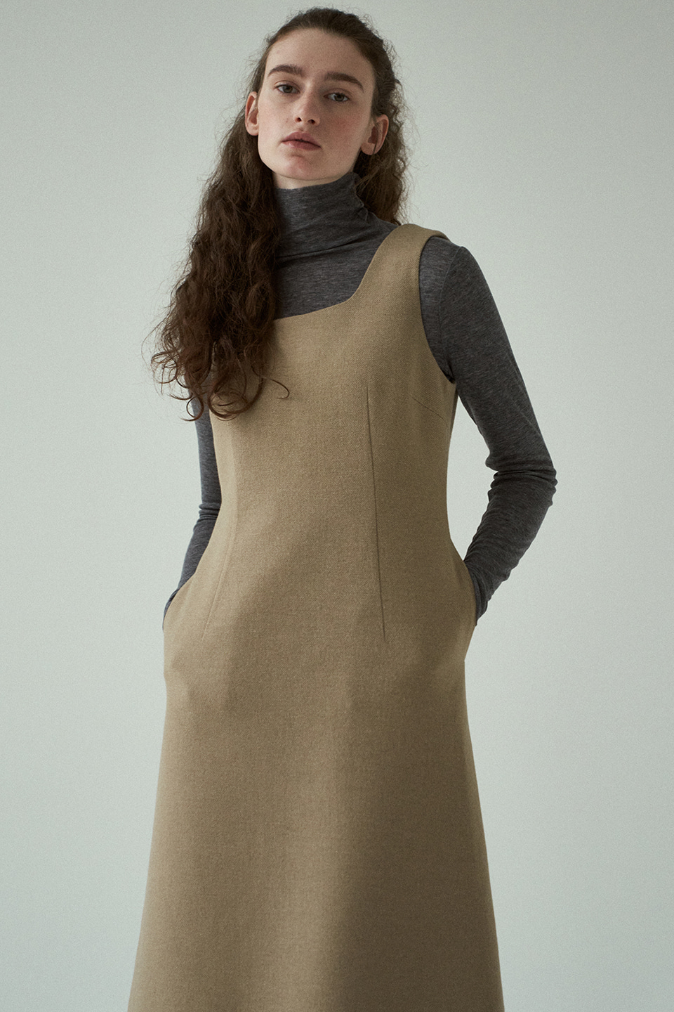wool flared dress (beige)
