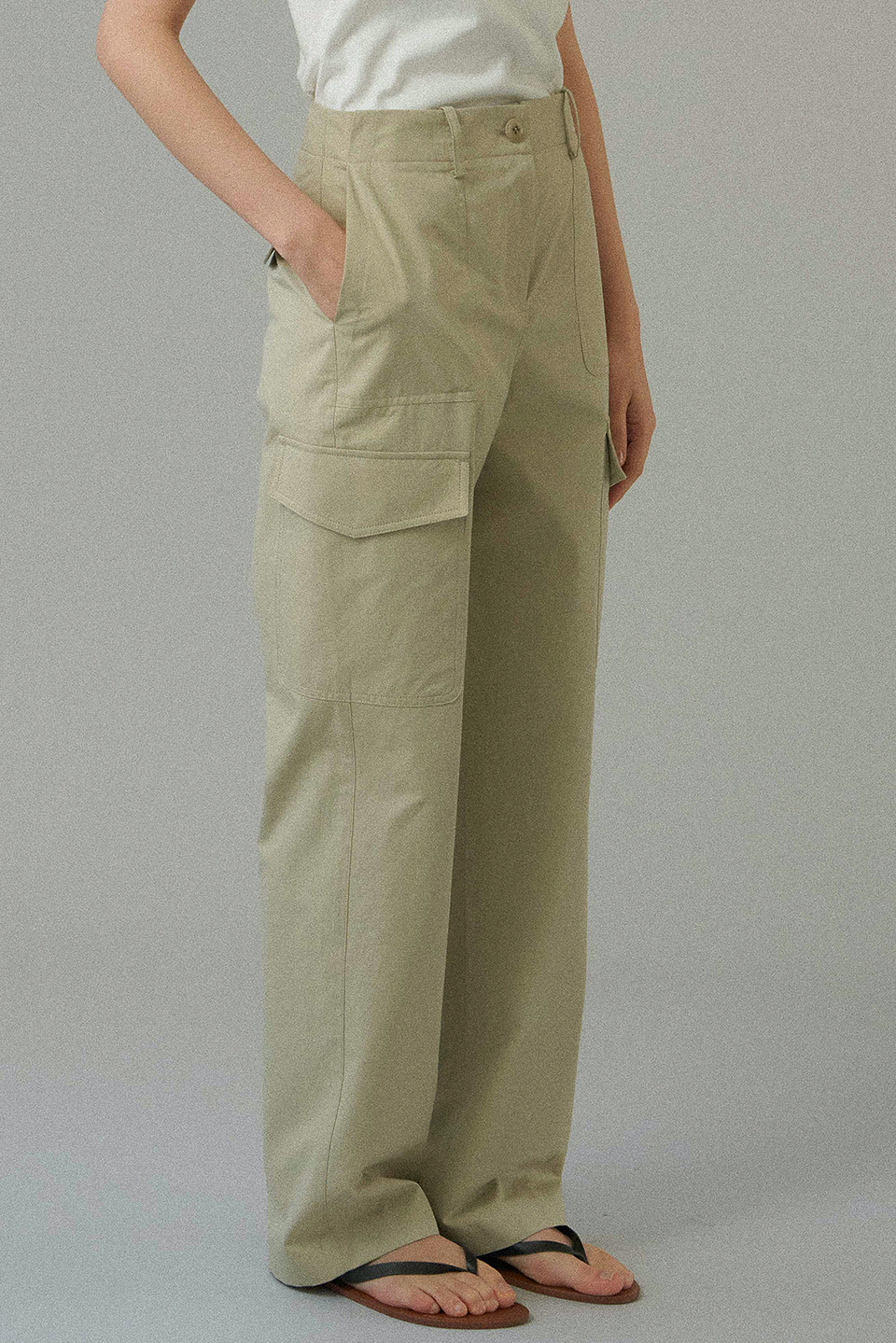 cotton cargo pants (light khaki)