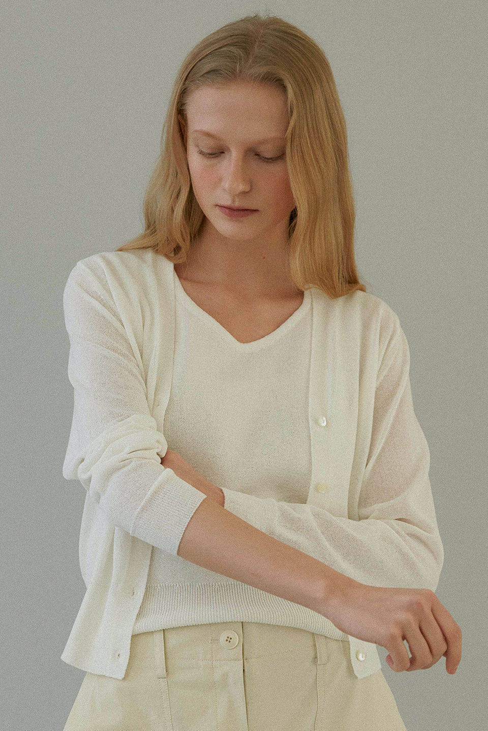 cotton v neck cardigan (off white)