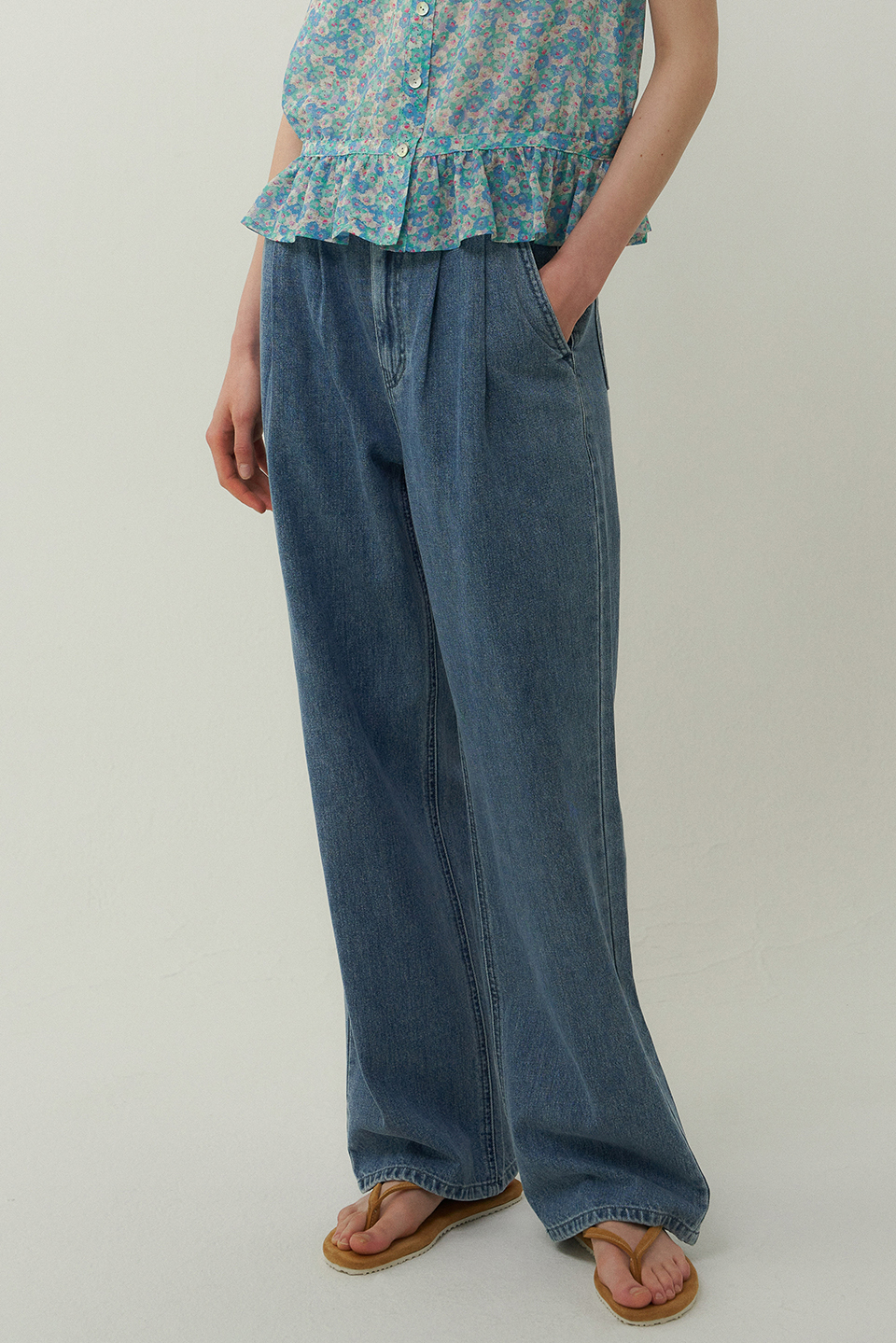 tuck wide denim pants (classic blue)